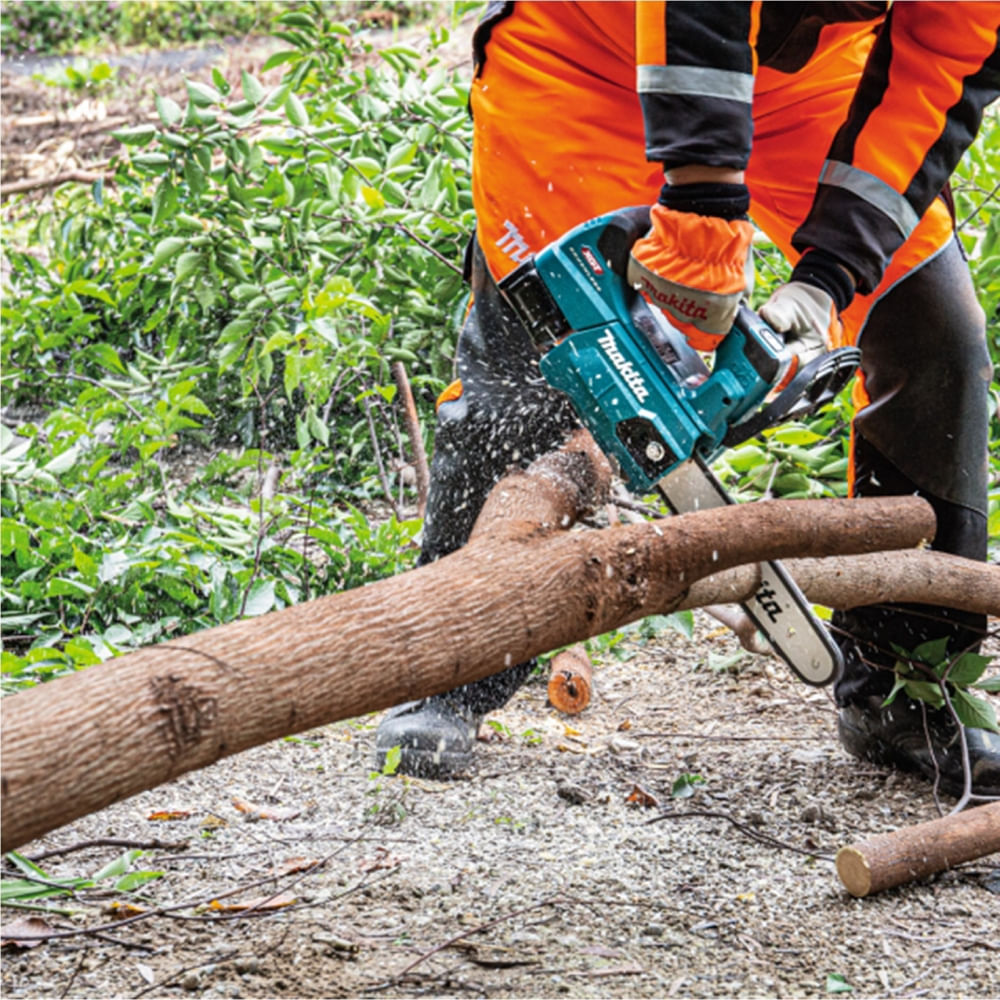 Motosserra a Bateria 40 Volts 300mm com Bateria 4AH e Carregador - UC003GM101-220V - MAKITA - Imagem 4