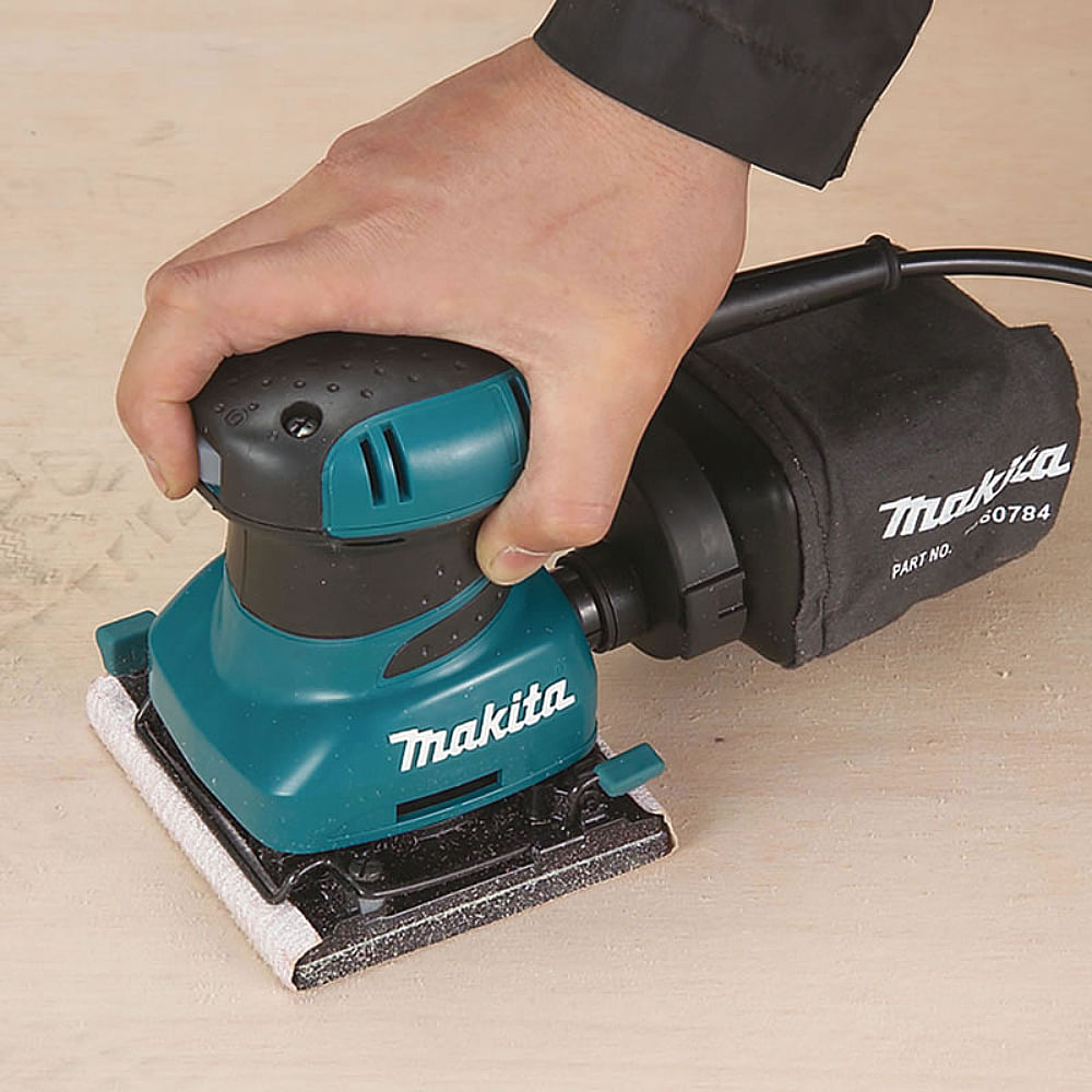 Lixadeira Orbital com Dupla isolação 14000RPM 200 Watts 110 Volts - BO4556 - MAKITA - Imagem 2