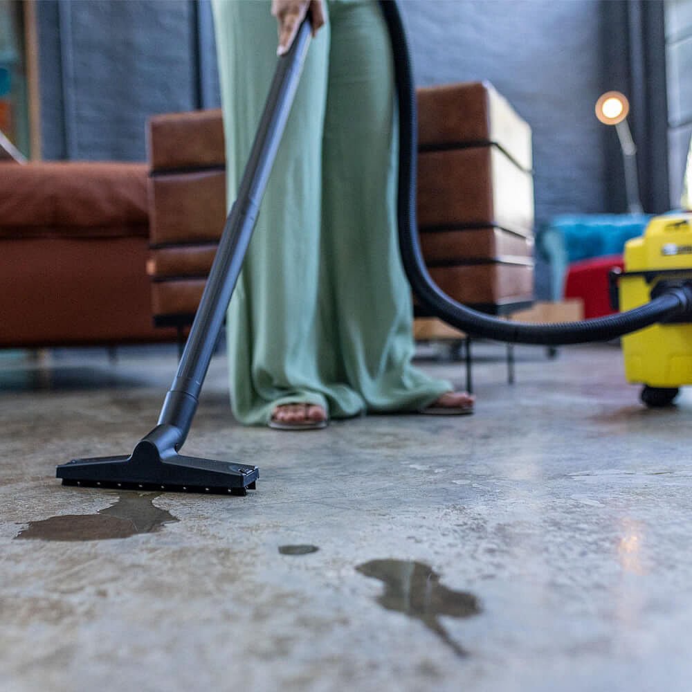 Aspirador de Pó e Água Residencial WDL 1 1500 Watts 10 Litros Plástico 110 Volts - 10983400 - KARCHER - Imagem 7