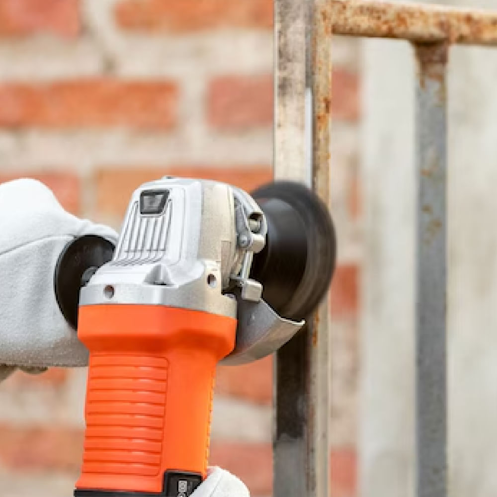 Esmerilhadeira Angular 4-1/2" 920 Watts 110 Volts com 6 Discos - G720X6DBR - BLACK DECKER - Imagem 13